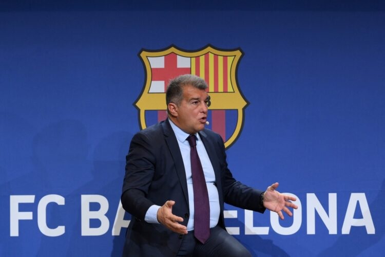 Presiden Barca Joan Laporta mengklaim klubnya sebagai korban kampanye kotor untuk mengadang laju memenangi La Liga musim ini.